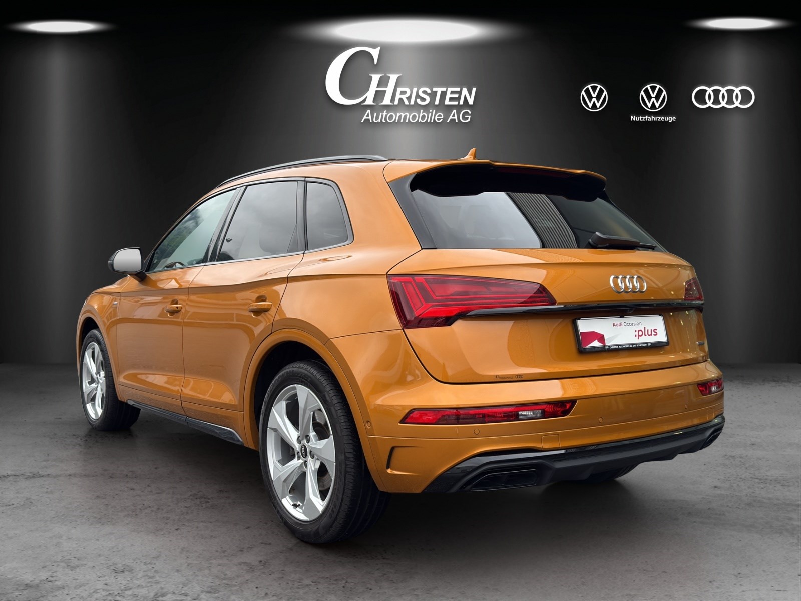 AUDI Q5 45 TFSI Black Edition quattro S-tronic-showroom-element-3