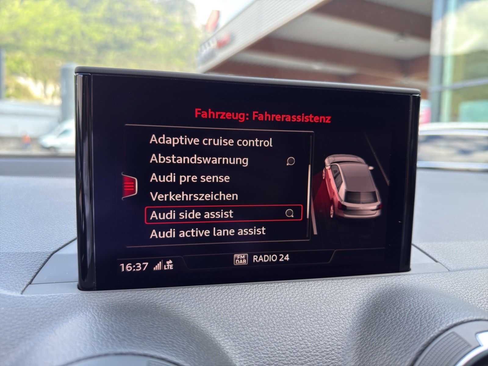 AUDI Q2 35 TFSI Sport Attraction-image-14