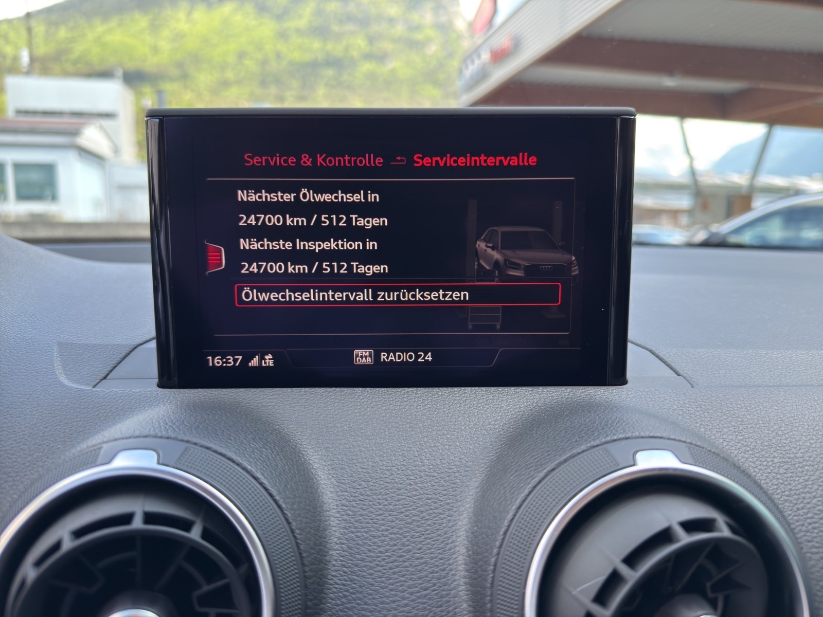 AUDI Q2 35 TFSI Sport Attraction-image-16