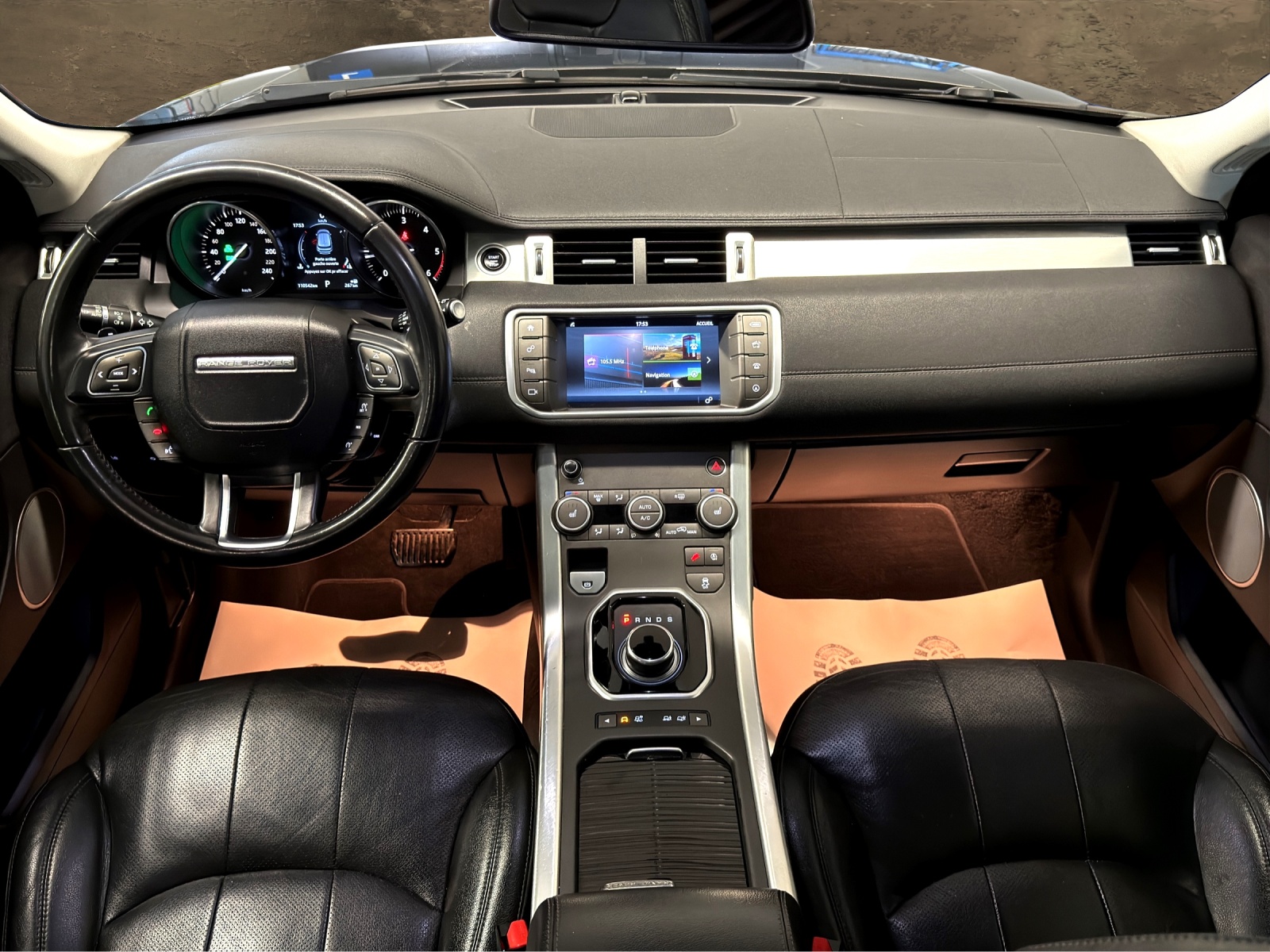LAND ROVER Range Rover Evoque 2.0 TD4 SE Dynamic AT9-showroom-element-3