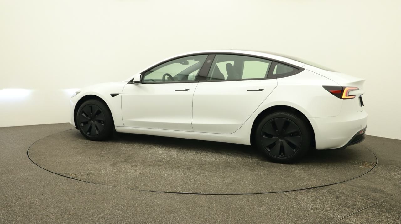 TESLA Model 3 Long Range RWD-showroom-element-2