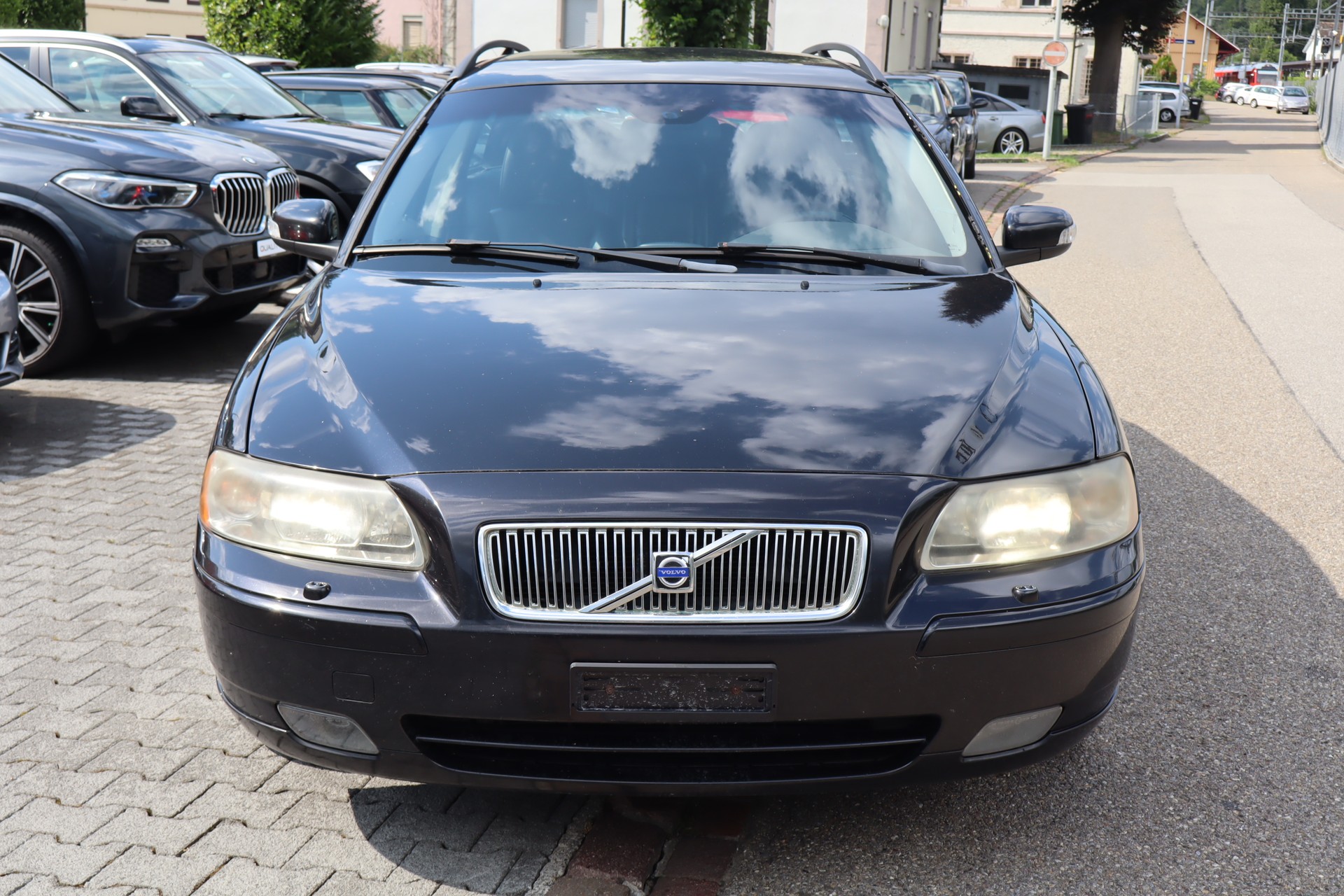VOLVO V70 2.5T AWD Ocean Race-showroom-element-1