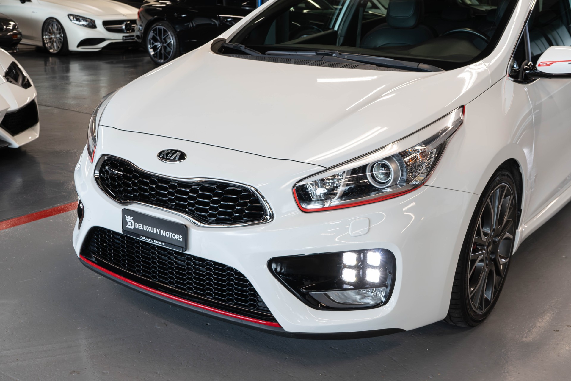 KIA Ceed 1.6 GDi Turbo GT-showroom-element-1