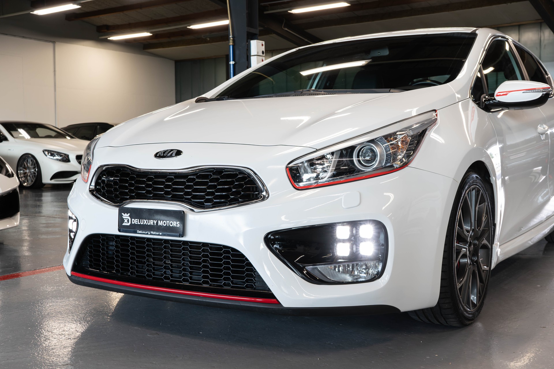 KIA Ceed 1.6 GDi Turbo GT-showroom-element-2