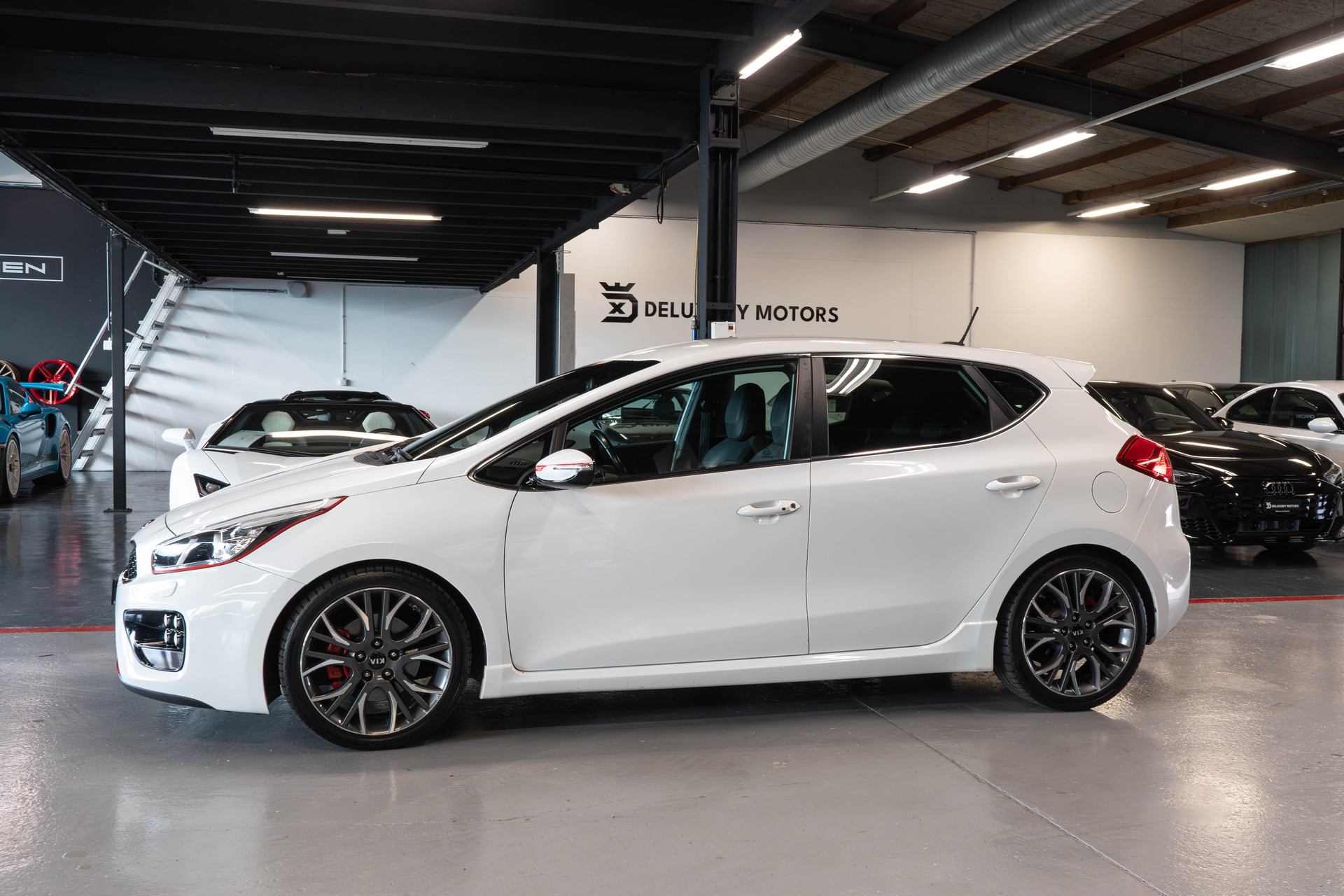 KIA Ceed 1.6 GDi Turbo GT-showroom-element-3