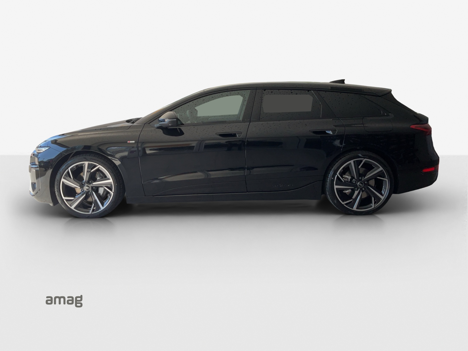 AUDI A6 Avant e-tron quattro-showroom-element-1