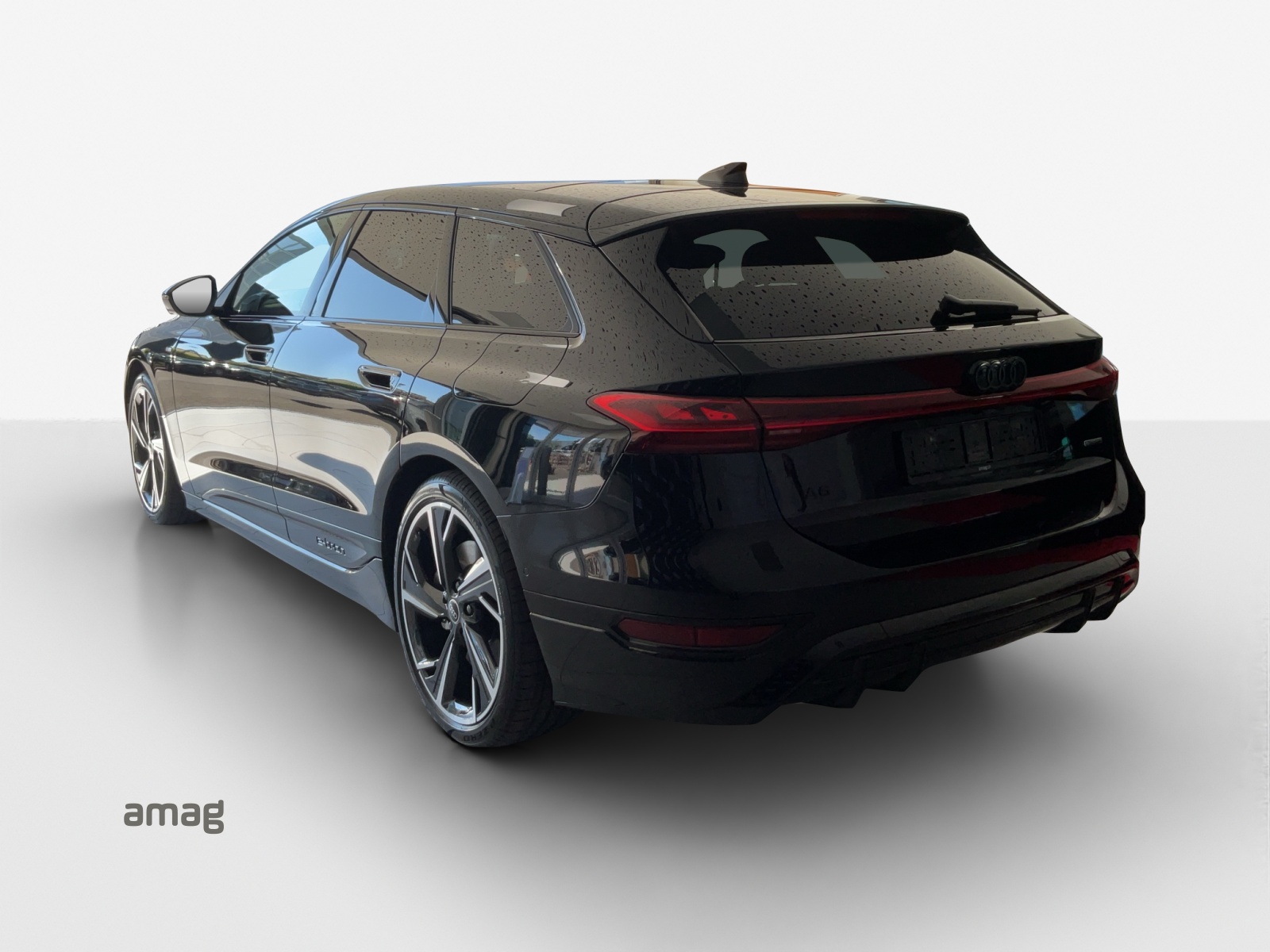 AUDI A6 Avant e-tron quattro-showroom-element-2