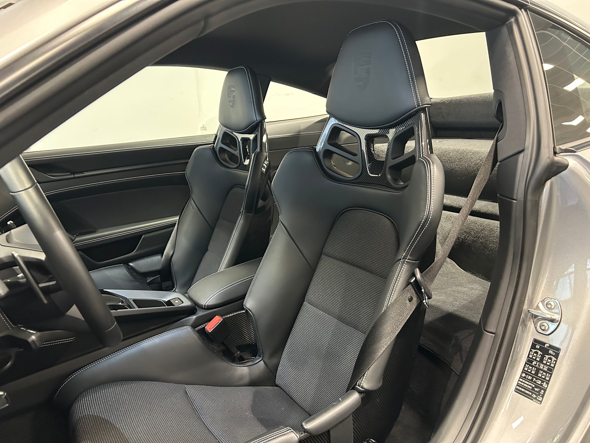 PORSCHE 911 GT3 Touring PDK-image-12