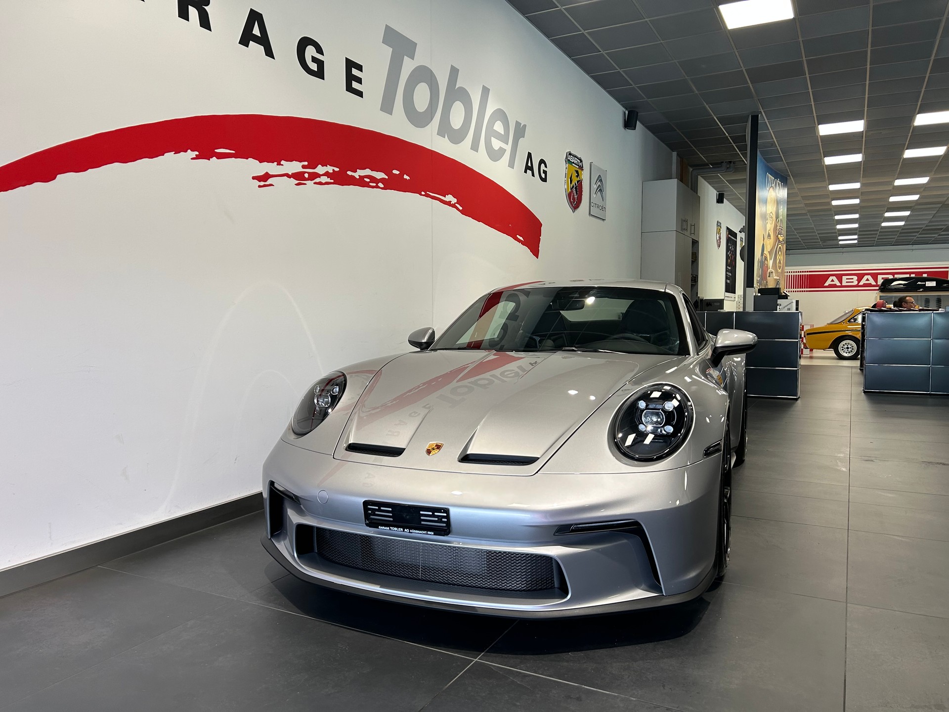 PORSCHE 911 GT3 Touring PDK-image-2