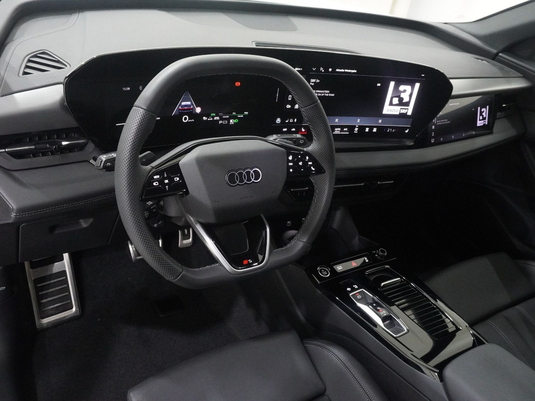AUDI Q6 E-TRON quattro S line-image-10