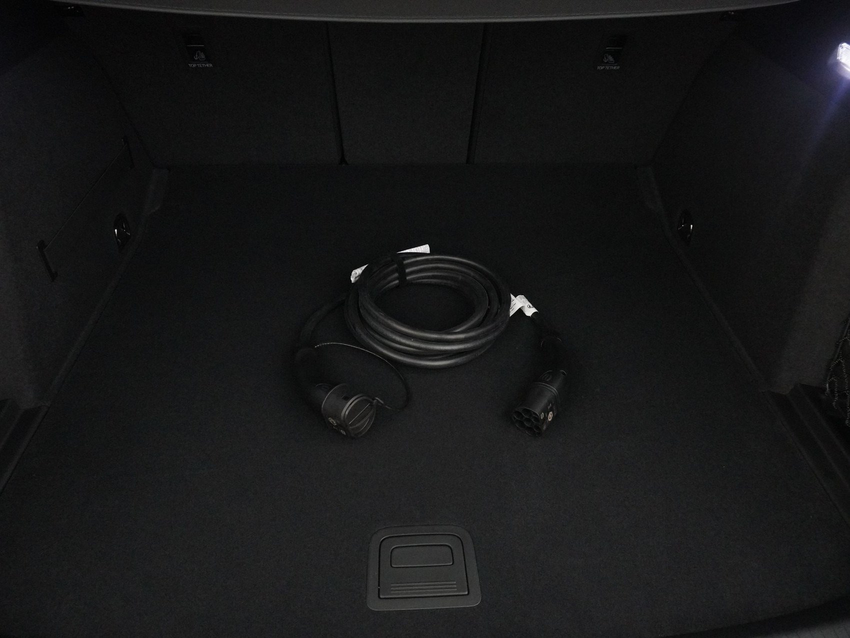 AUDI Q6 E-TRON quattro S line-image-25