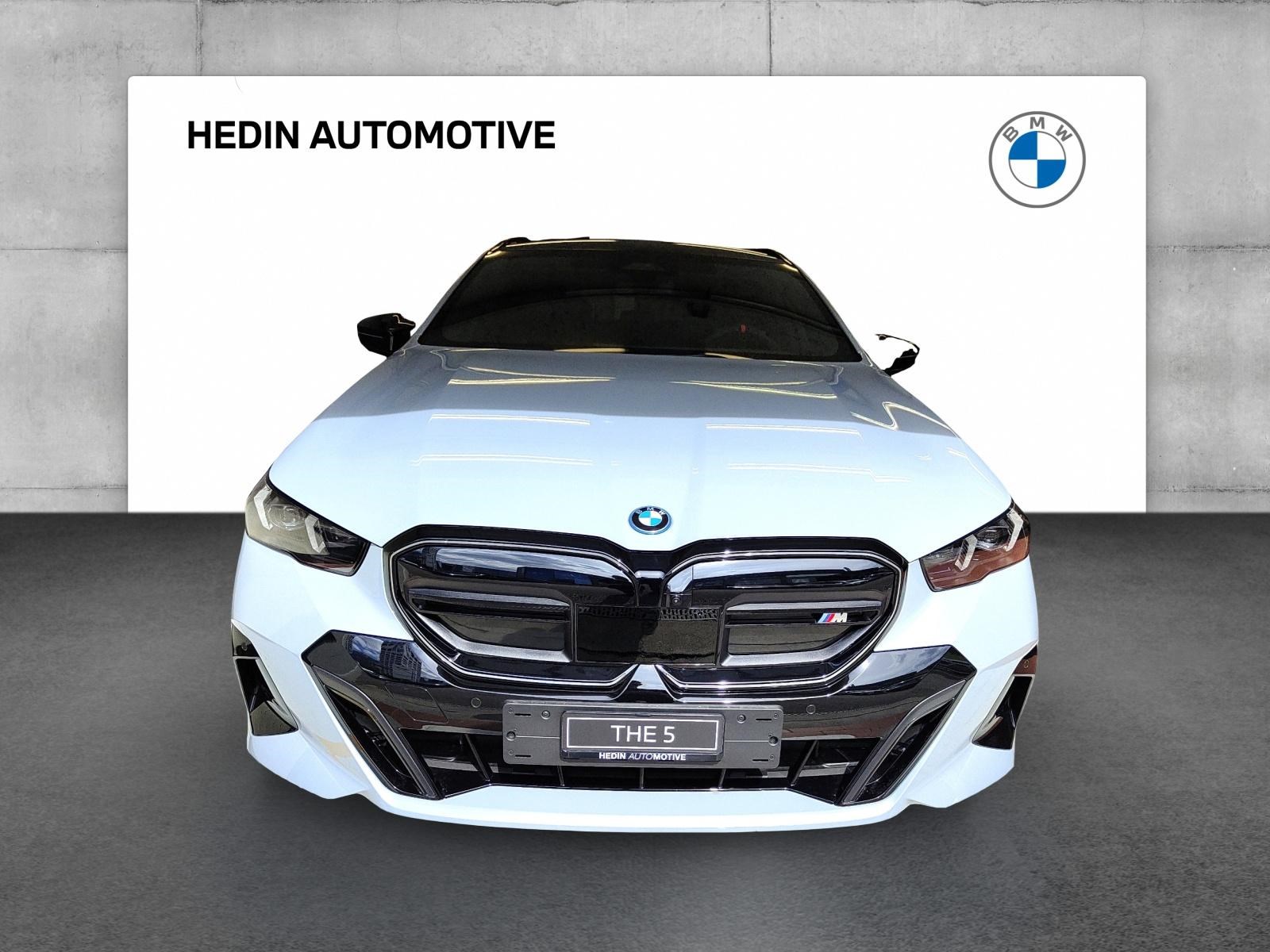 BMW i5 M60 xDrive Touring-showroom-element-1