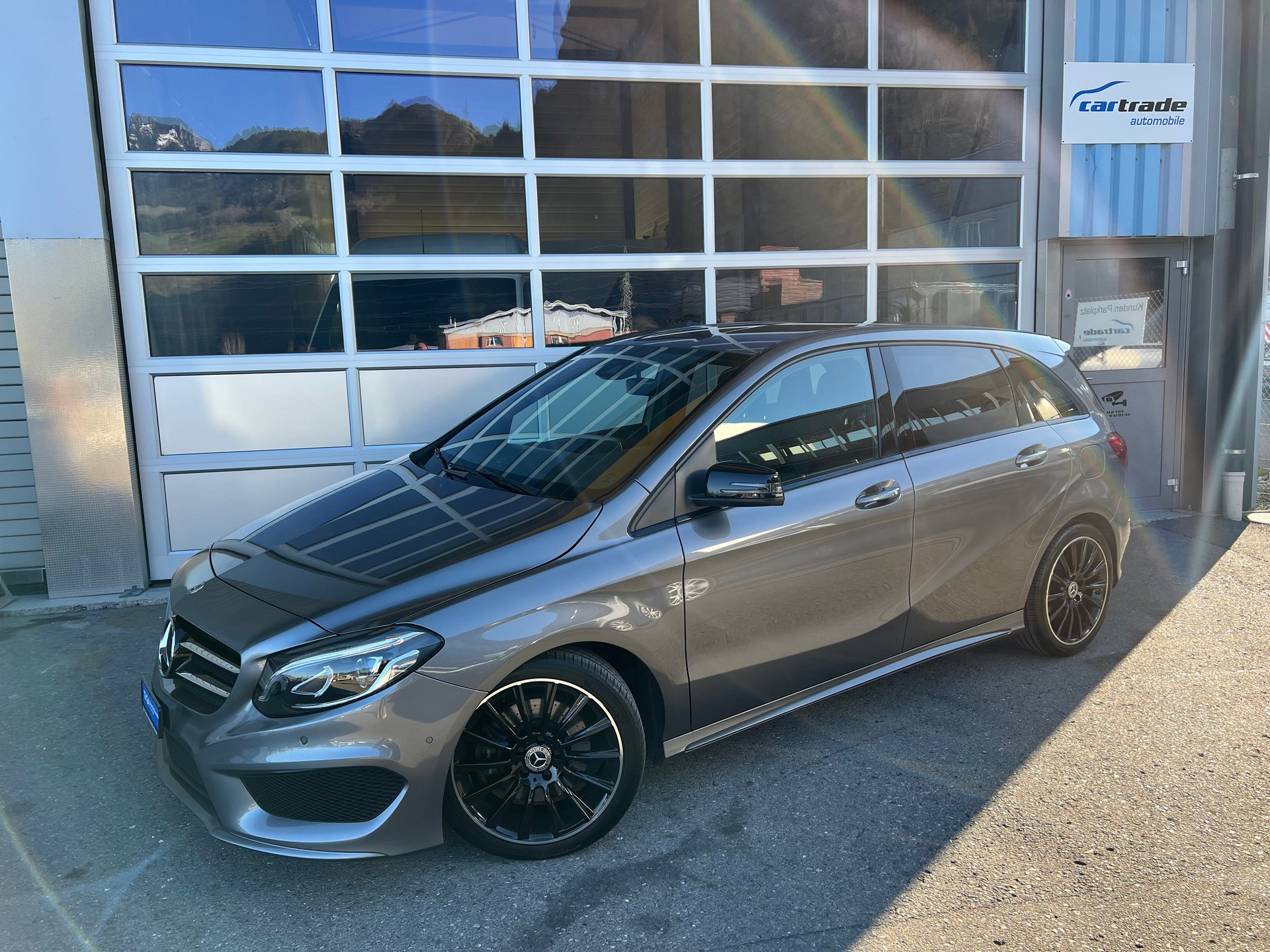 MERCEDES-BENZ B 220 CDI Swiss Star Edition AMG Line 4Matic-showroom-element-1