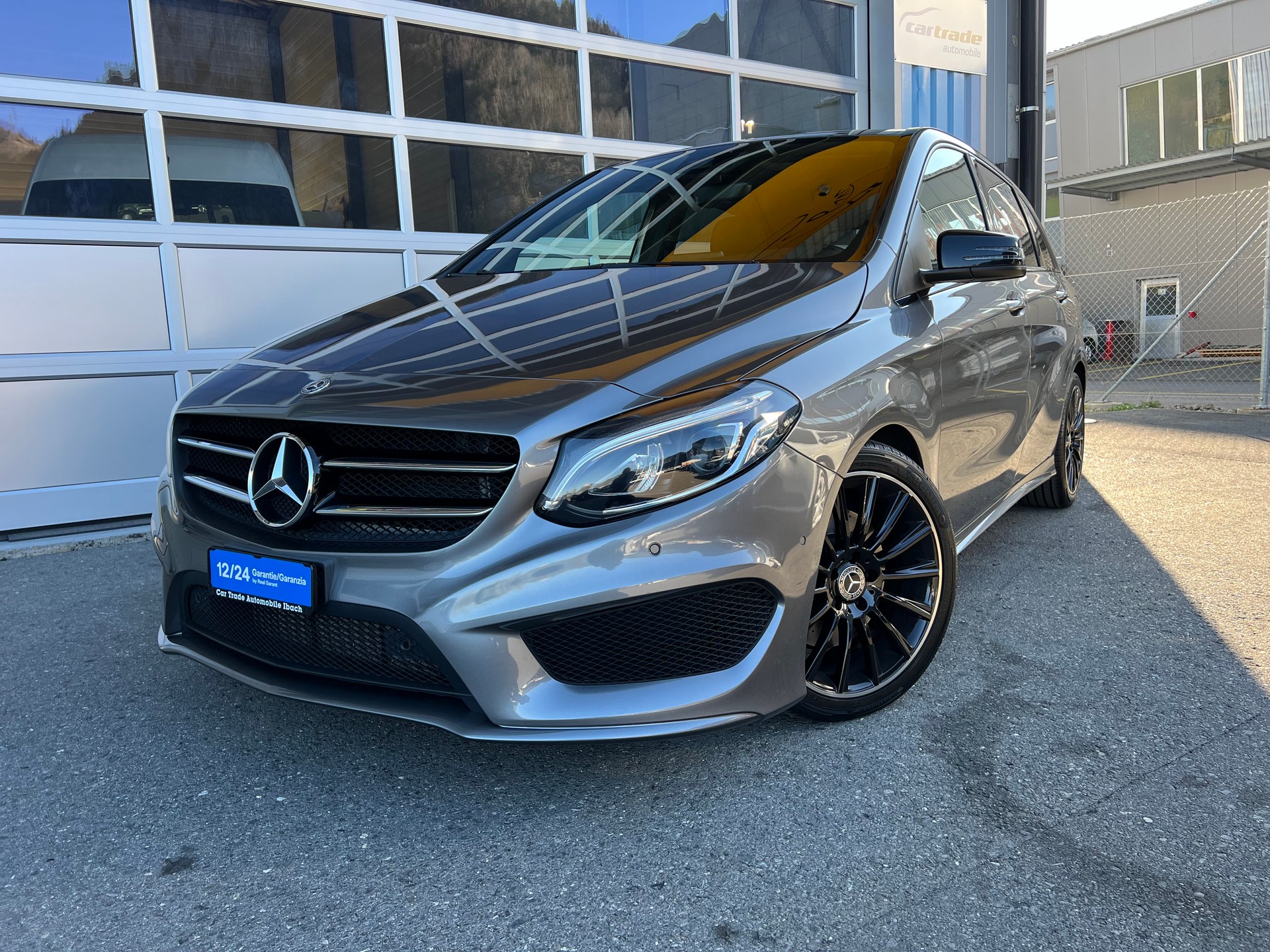 MERCEDES-BENZ B 220 CDI Swiss Star Edition AMG Line 4Matic-showroom-element-3