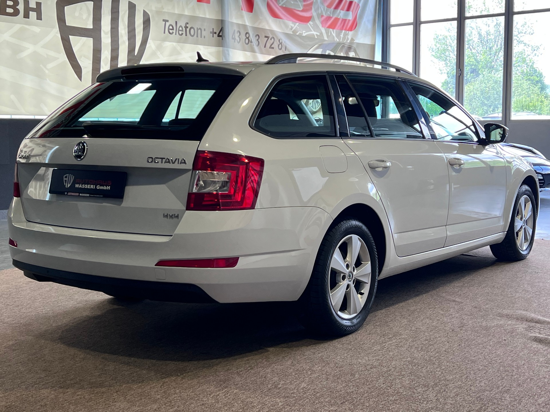 SKODA Octavia Combi 2.0 TDI Swiss Joy 4x4-showroom-element-2