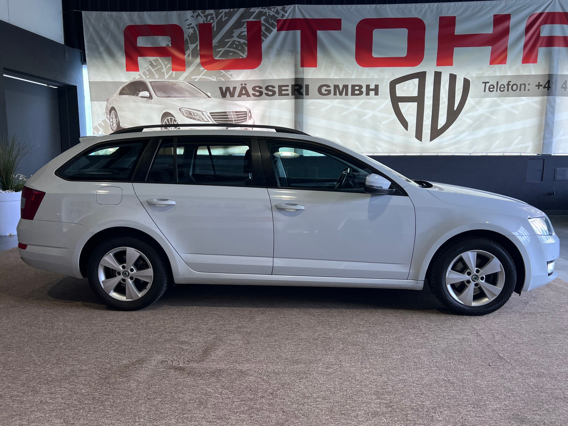 SKODA Octavia Combi 2.0 TDI Swiss Joy 4x4-showroom-element-1