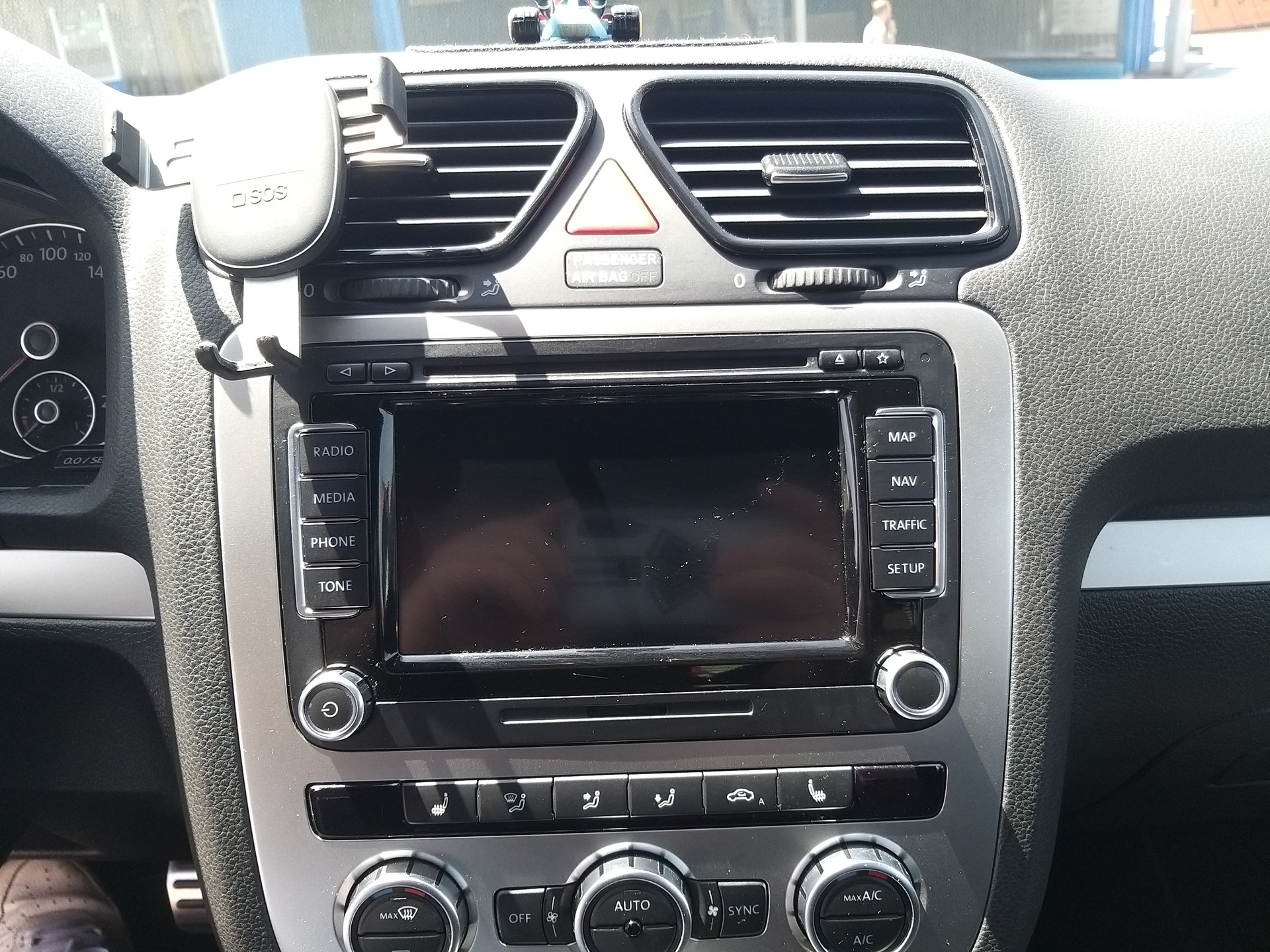 VW Scirocco 2.0 TSI DSG-image-13