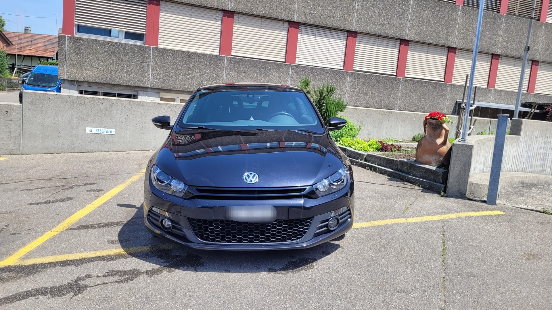 VW Scirocco 2.0 TSI DSG-image-1