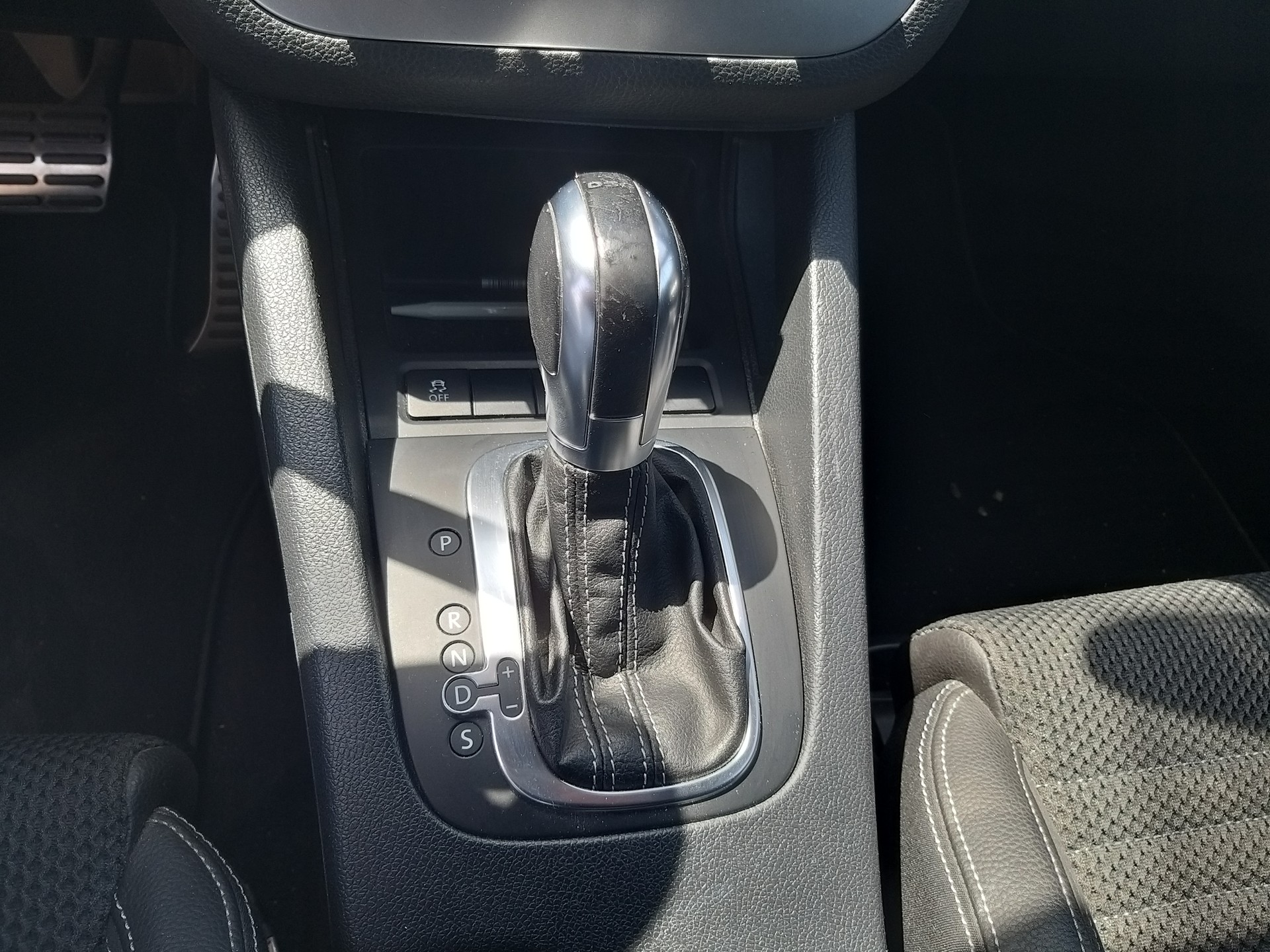 VW Scirocco 2.0 TSI DSG-image-14