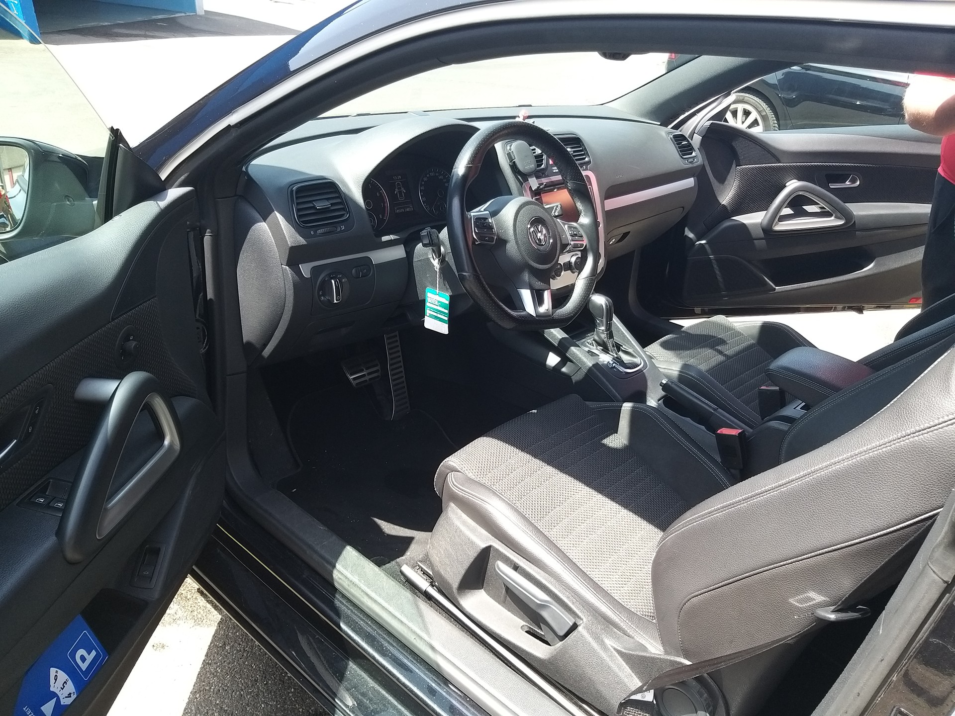 VW Scirocco 2.0 TSI DSG-image-11
