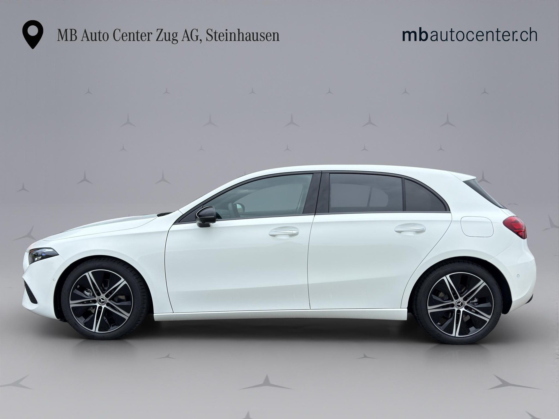 MERCEDES-BENZ A 200 Night Star-showroom-element-1