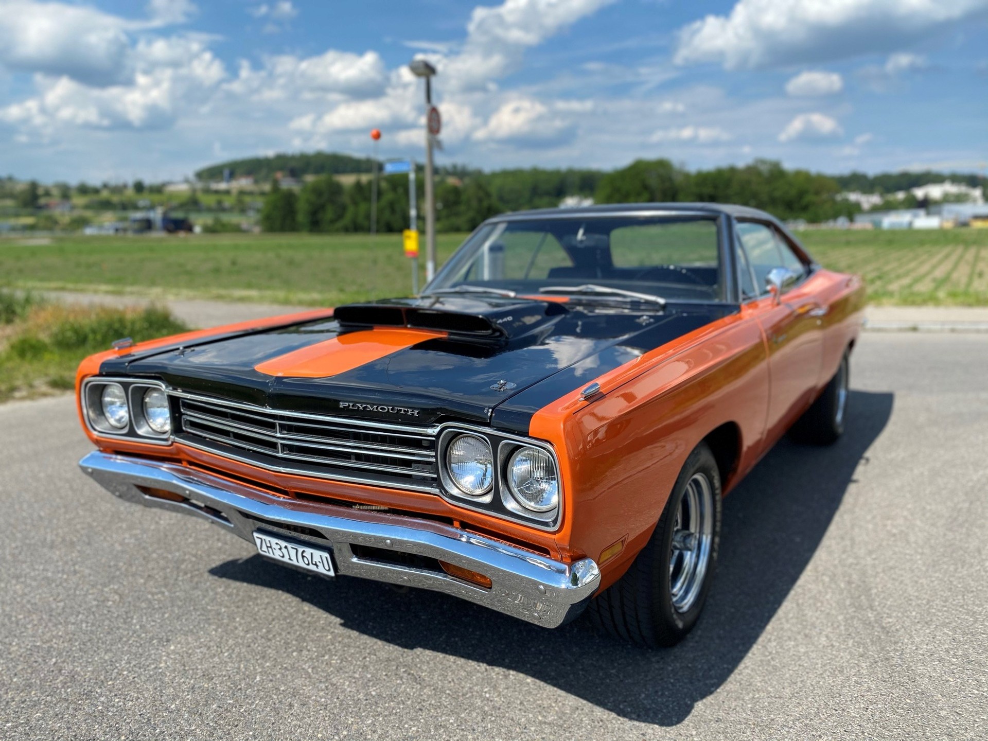 PLYMOUTH Road Runner