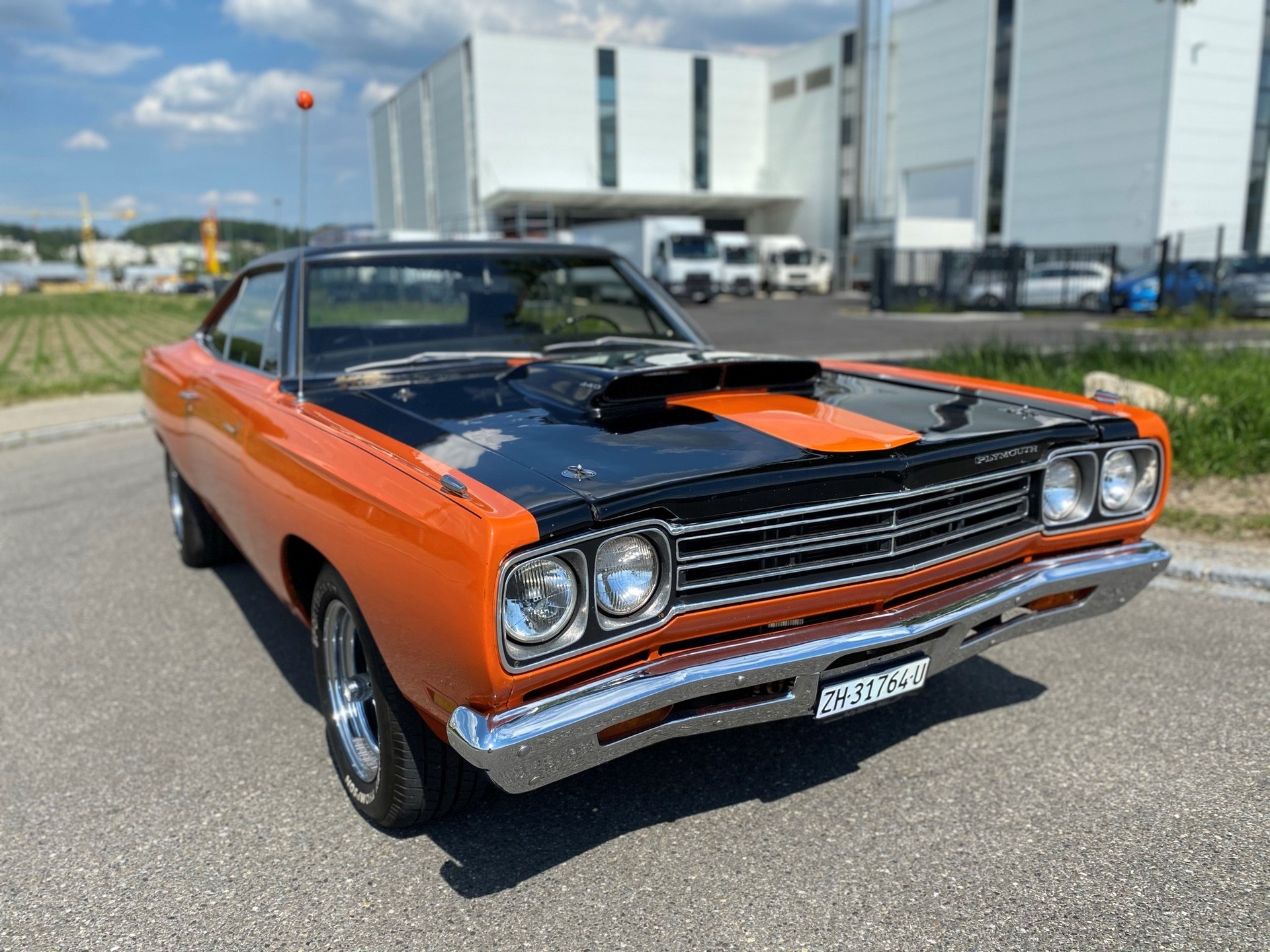 PLYMOUTH Road Runner-image-1