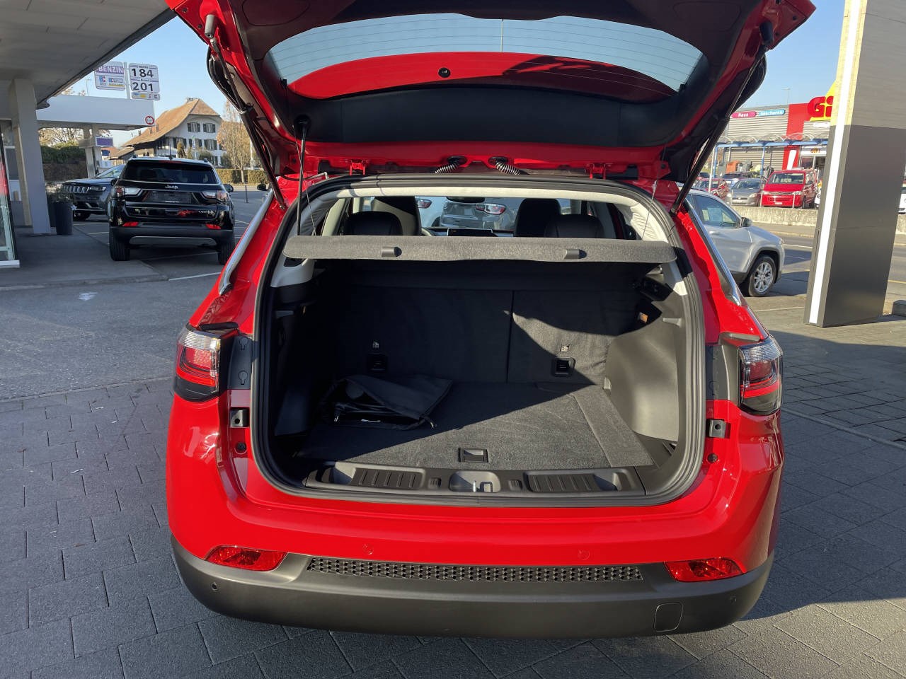 JEEP Compass 1.3 Swiss Limited Plus 4xe-image-4