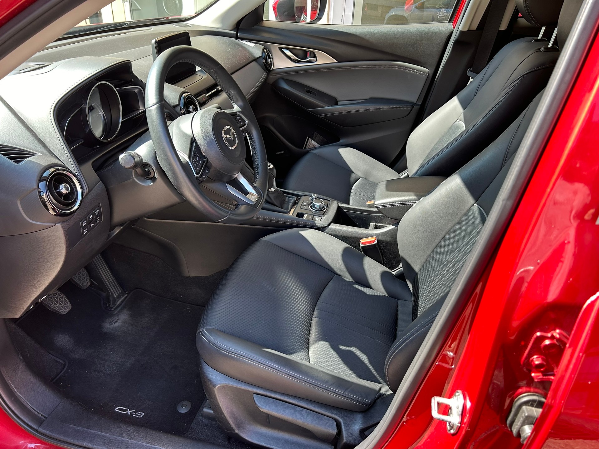 MAZDA CX-3 SKYACTIV-G 121 Revolution FWD-image-4