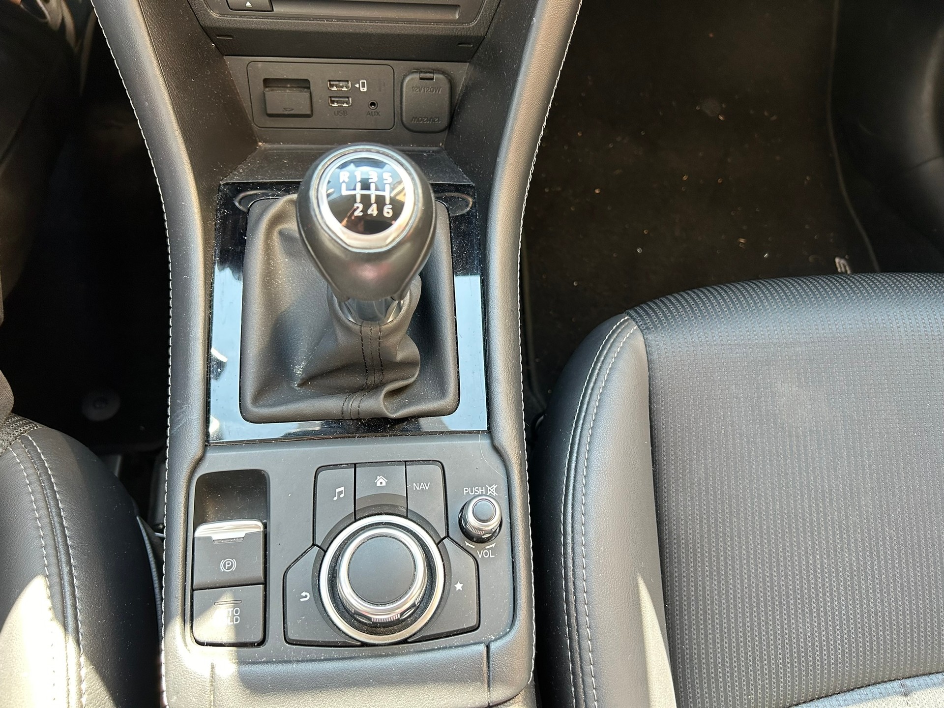 MAZDA CX-3 SKYACTIV-G 121 Revolution FWD-image-9