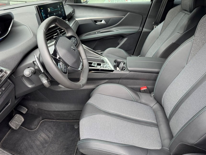 PEUGEOT 3008 1.6 Plug-in Hybrid Allure-showroom-element-2