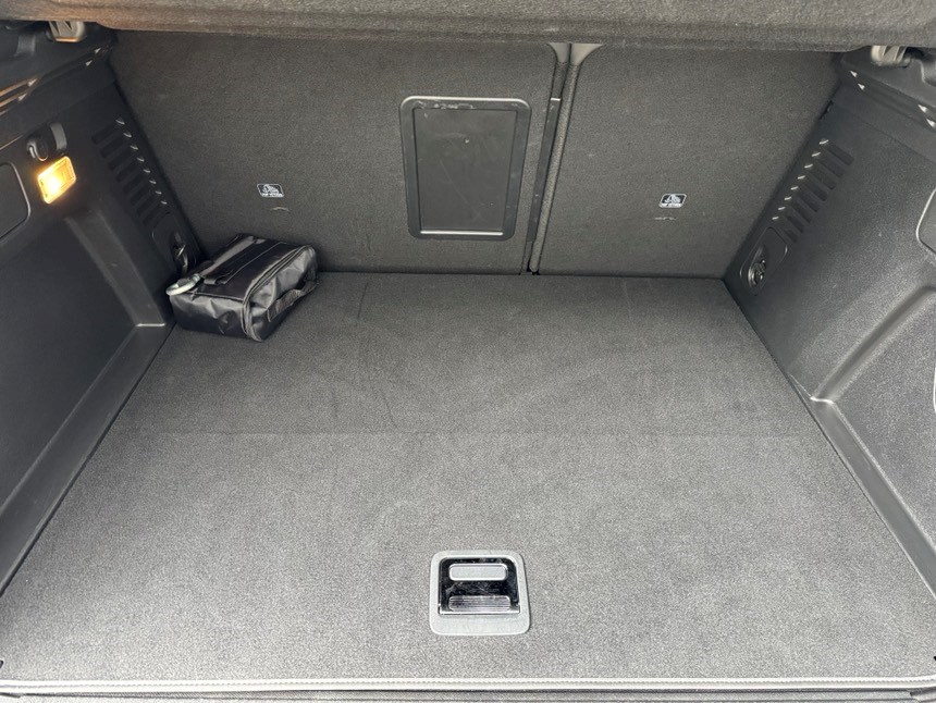 PEUGEOT 3008 1.6 Plug-in Hybrid Allure-image-8