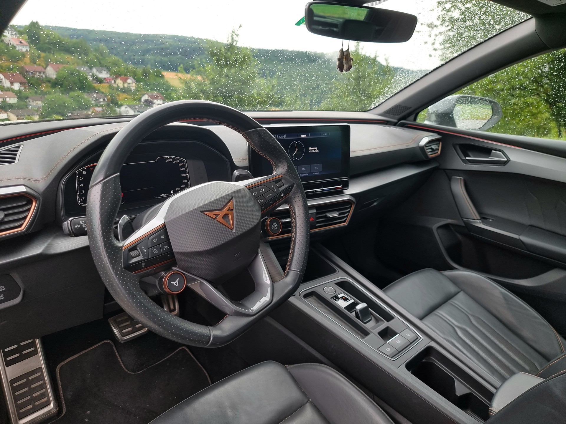 CUPRA LEON-image-1