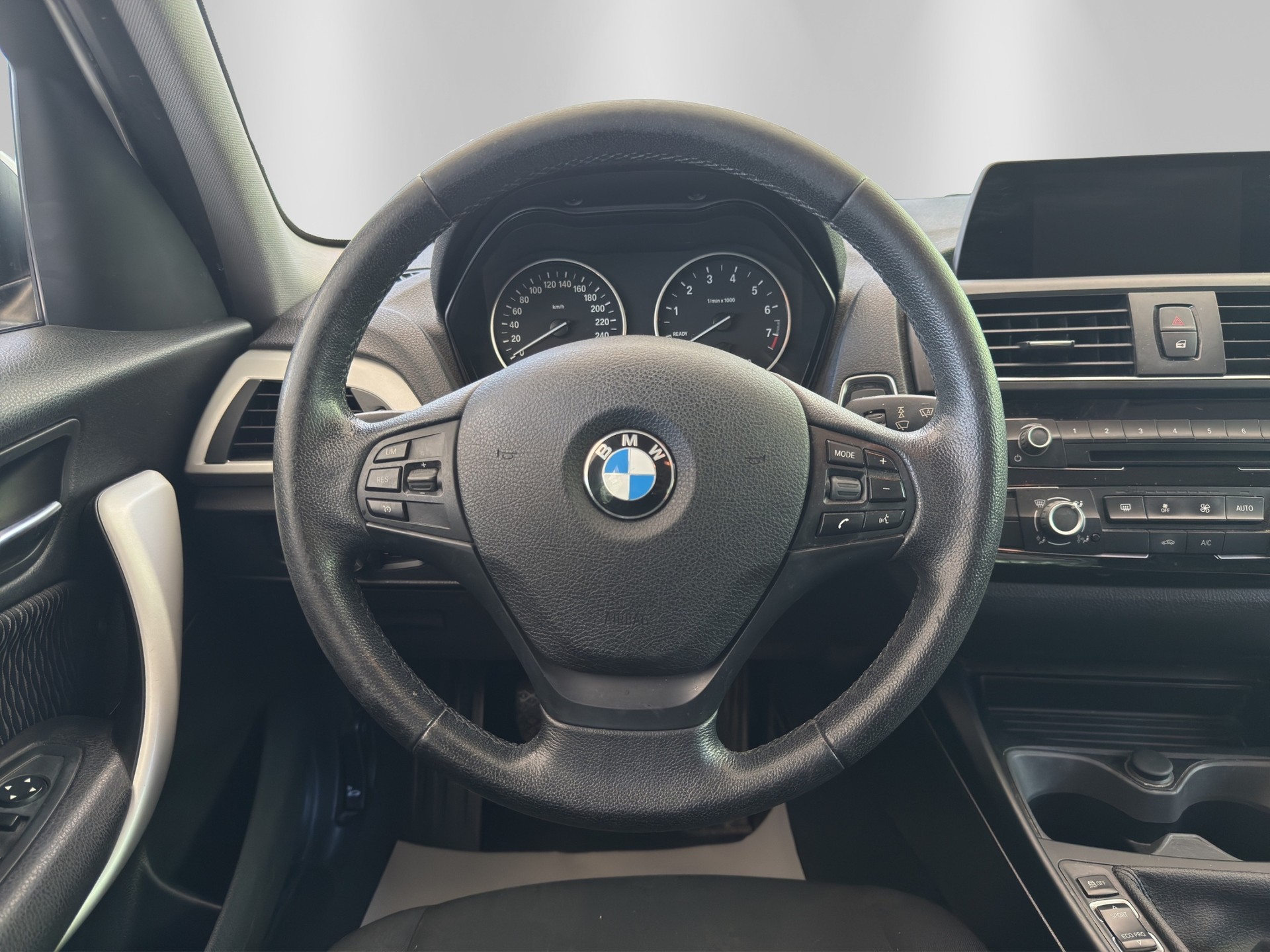 BMW 116i Business-image-9