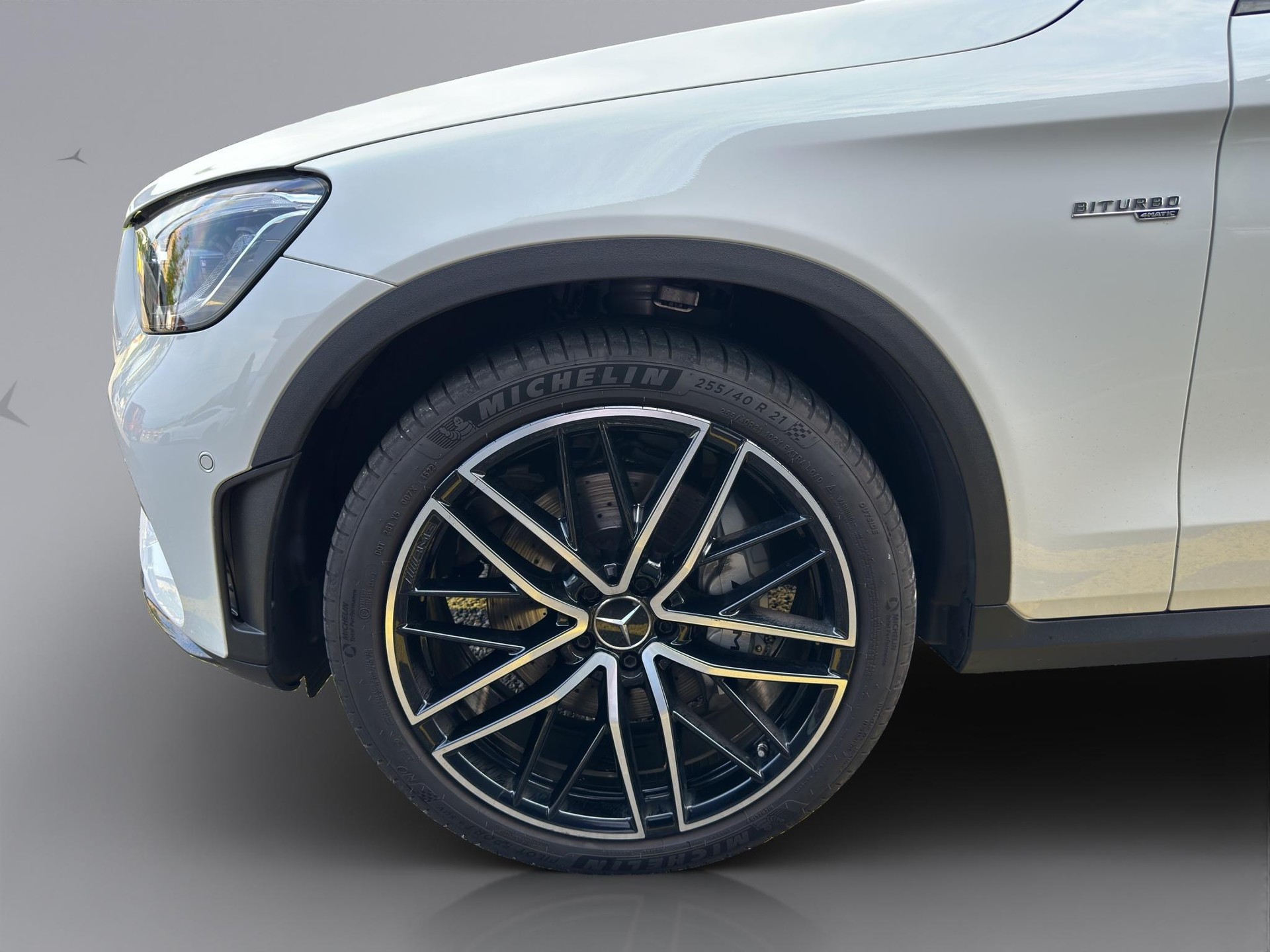 MERCEDES-BENZ GLC 43 AMG 4m-showroom-element-3