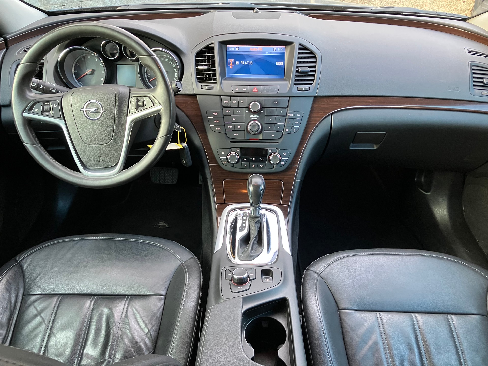 OPEL Insignia 2.0 Turbo Edition 4WD Automatic-image-8