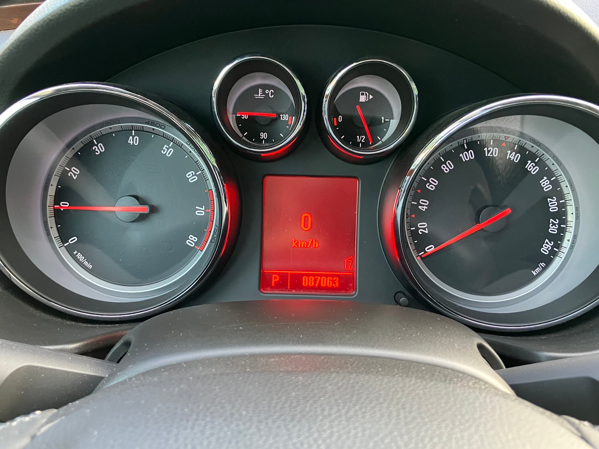 OPEL Insignia 2.0 Turbo Edition 4WD Automatic-image-11