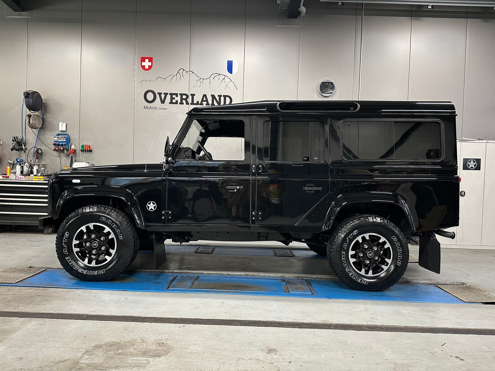 LAND ROVER Defender 110 SW 2.5 Td5-showroom-element-2