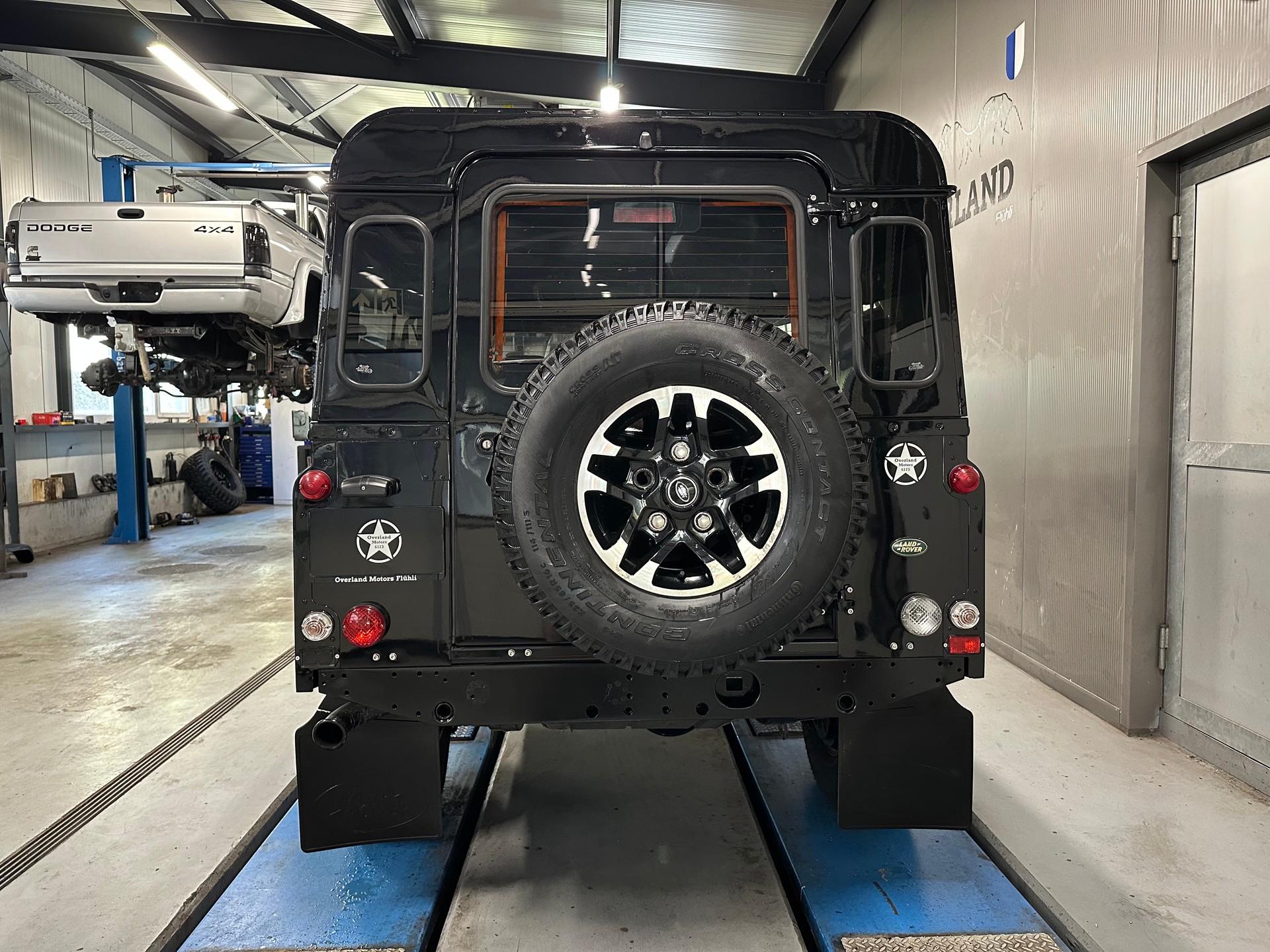 LAND ROVER Defender 110 SW 2.5 Td5-image-4