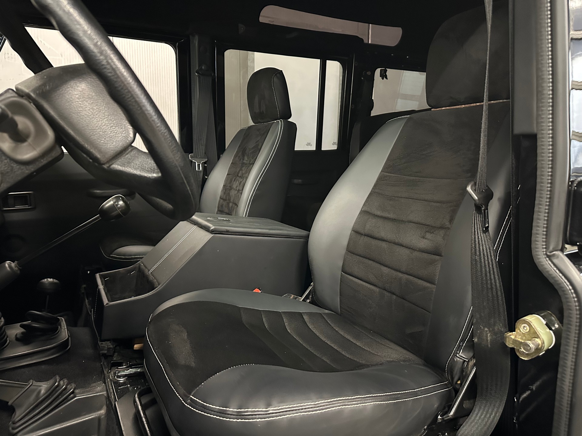 LAND ROVER Defender 110 SW 2.5 Td5-image-9