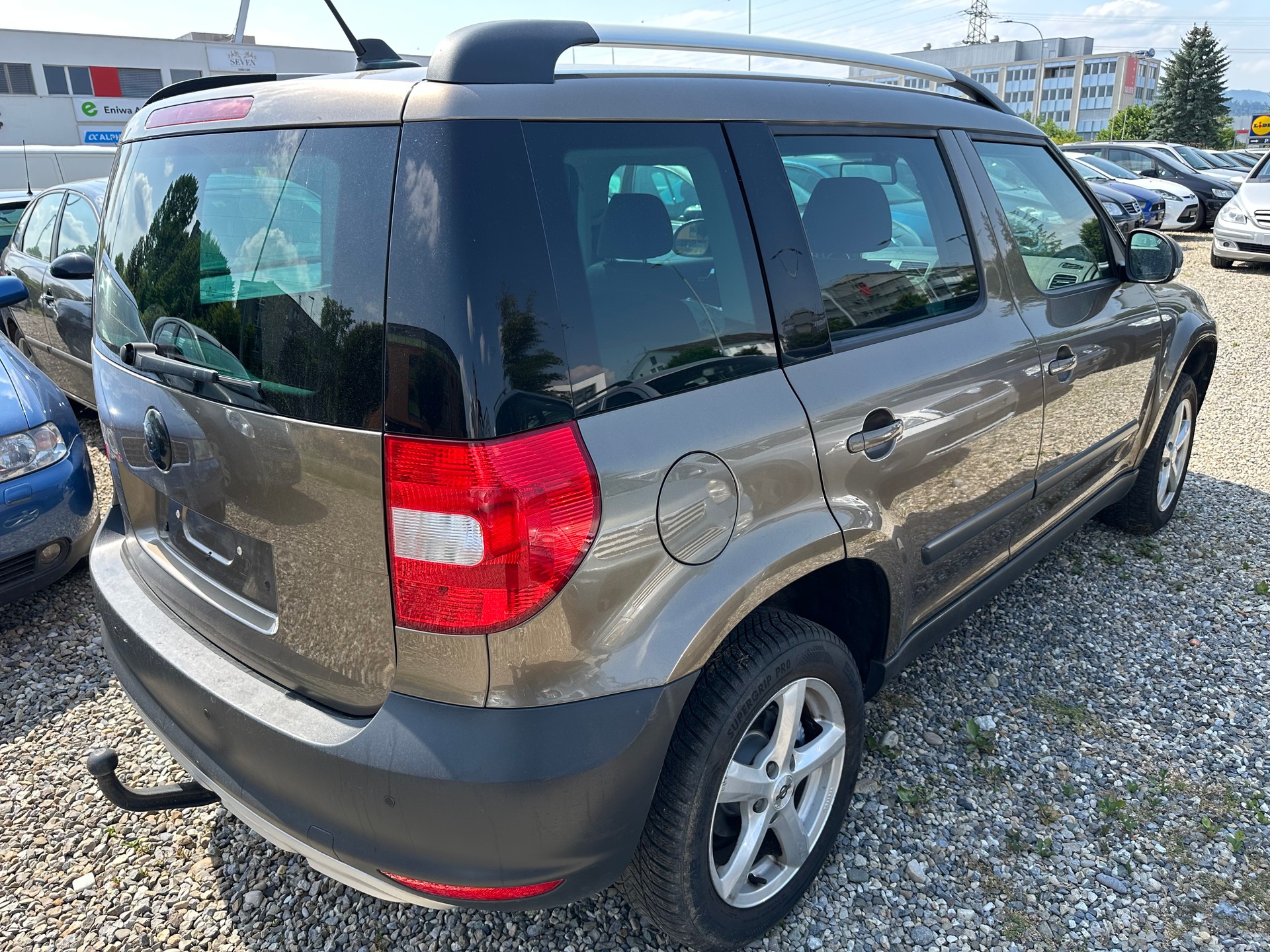 SKODA Yeti 1.2 TSI Elegance DSG-image-3