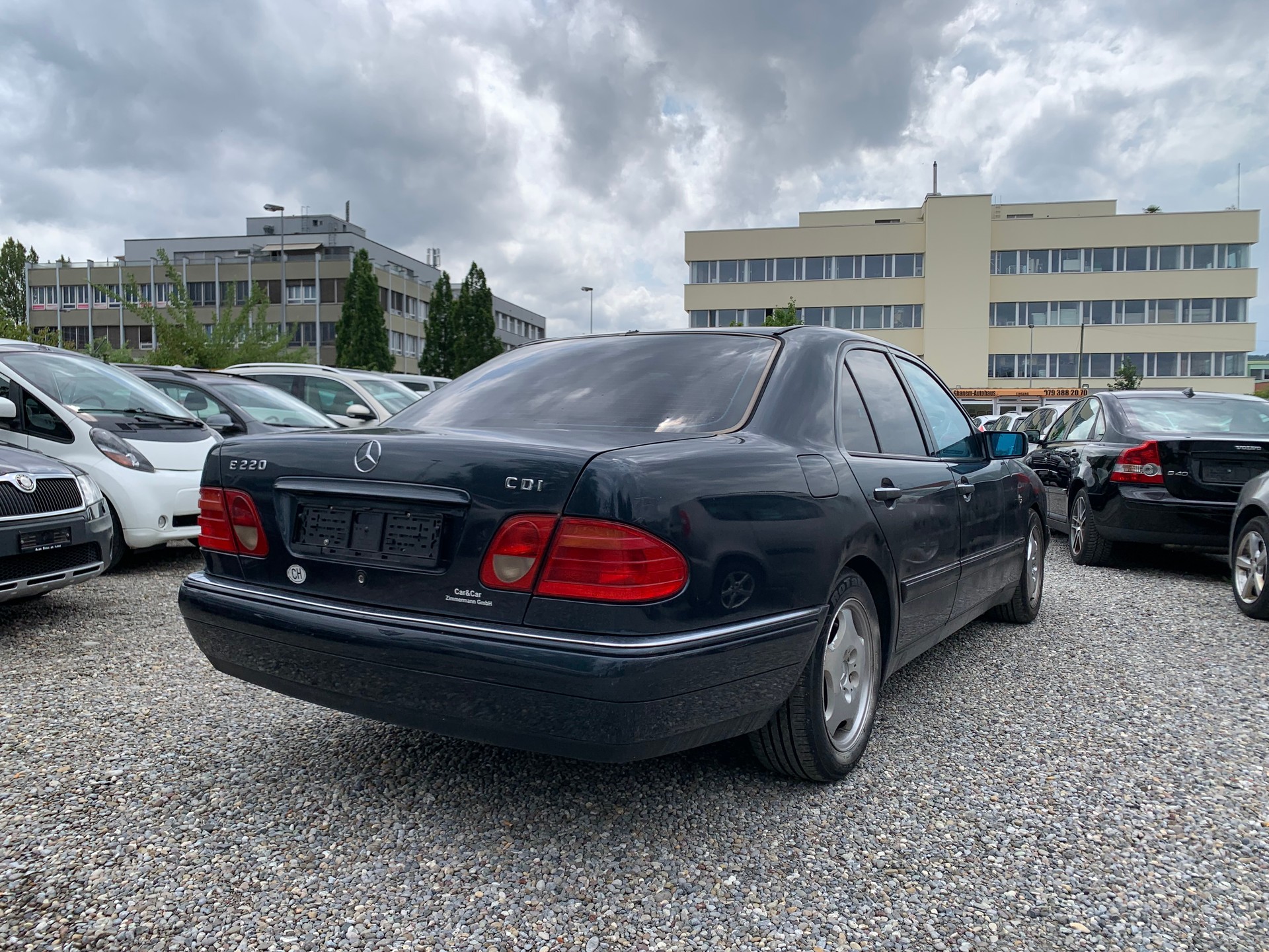 MERCEDES-BENZ E 220 CDI Avantgarde-image-4