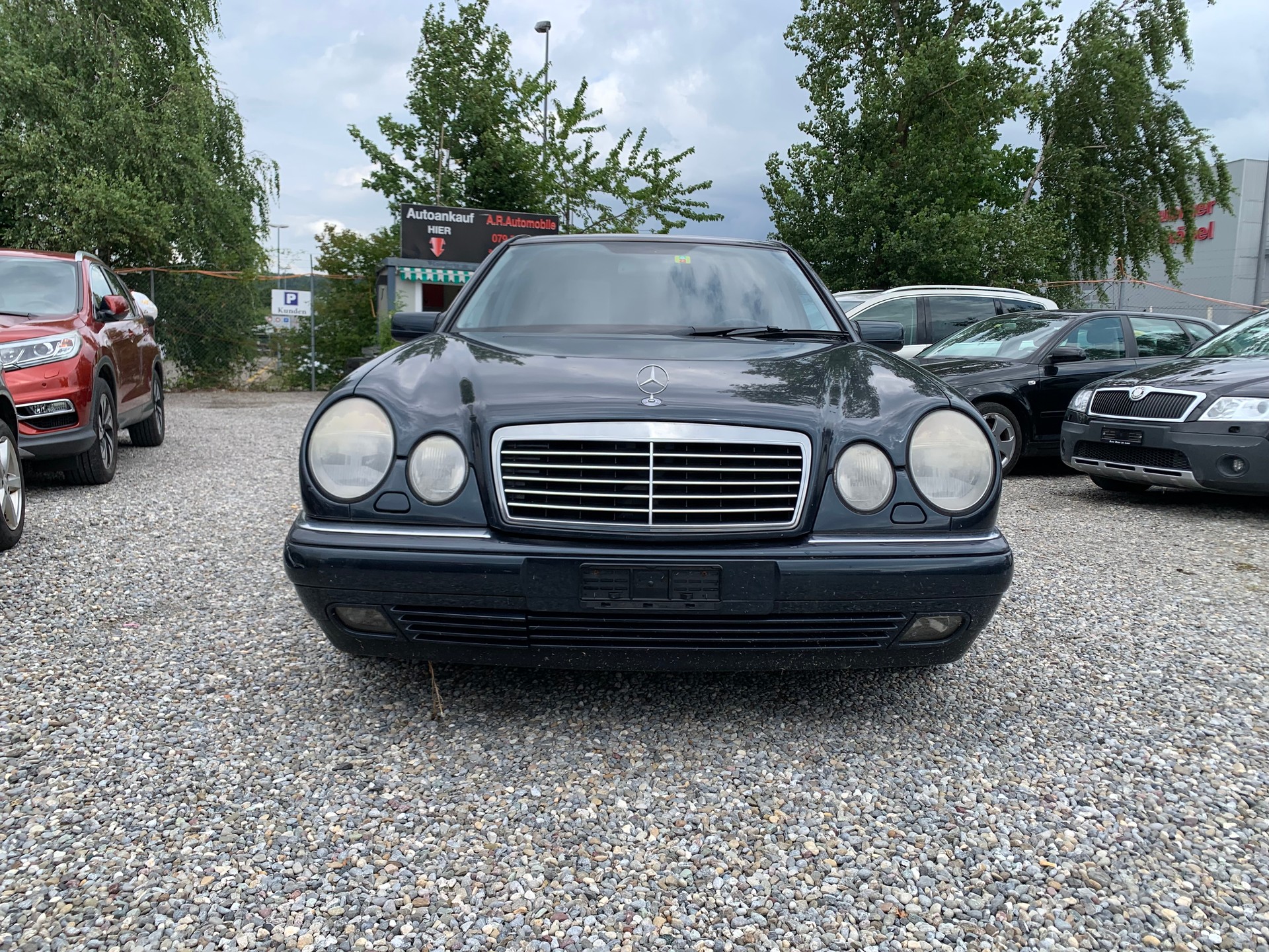 MERCEDES-BENZ E 220 CDI Avantgarde-image-1