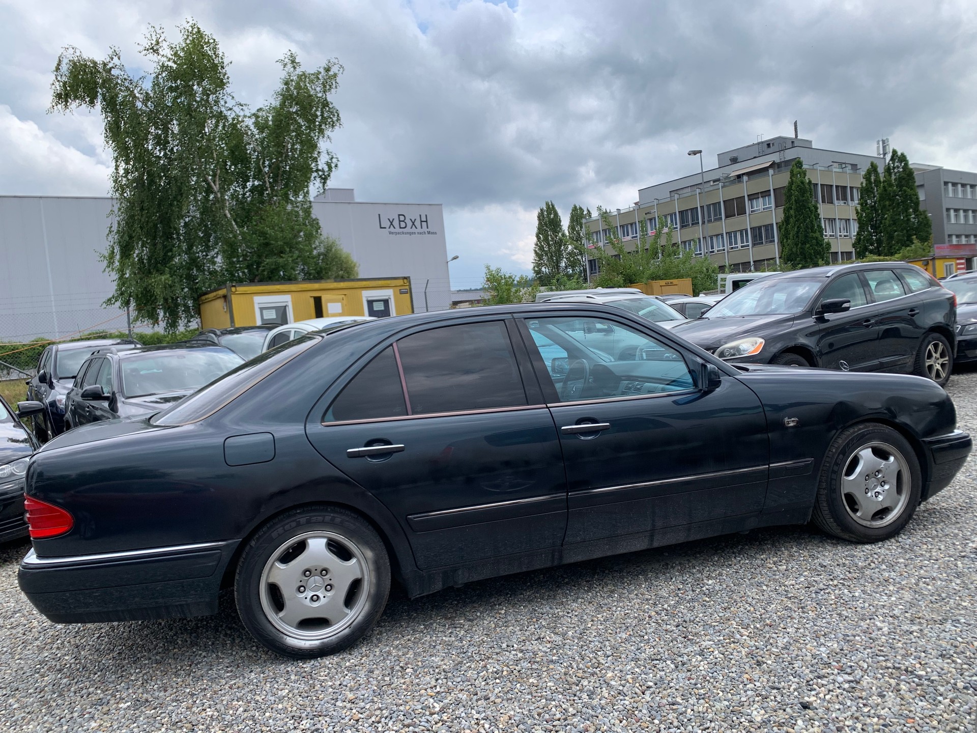MERCEDES-BENZ E 220 CDI Avantgarde-image-3