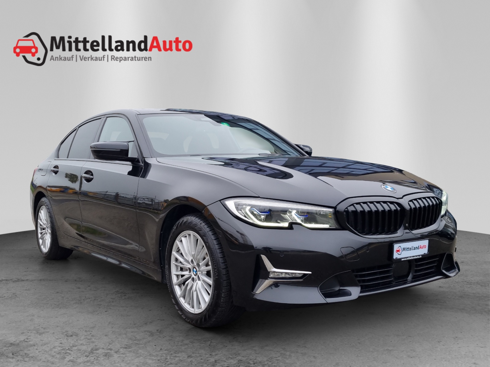 BMW 330d xDrive Steptronic Luxury Line-showroom-element-2