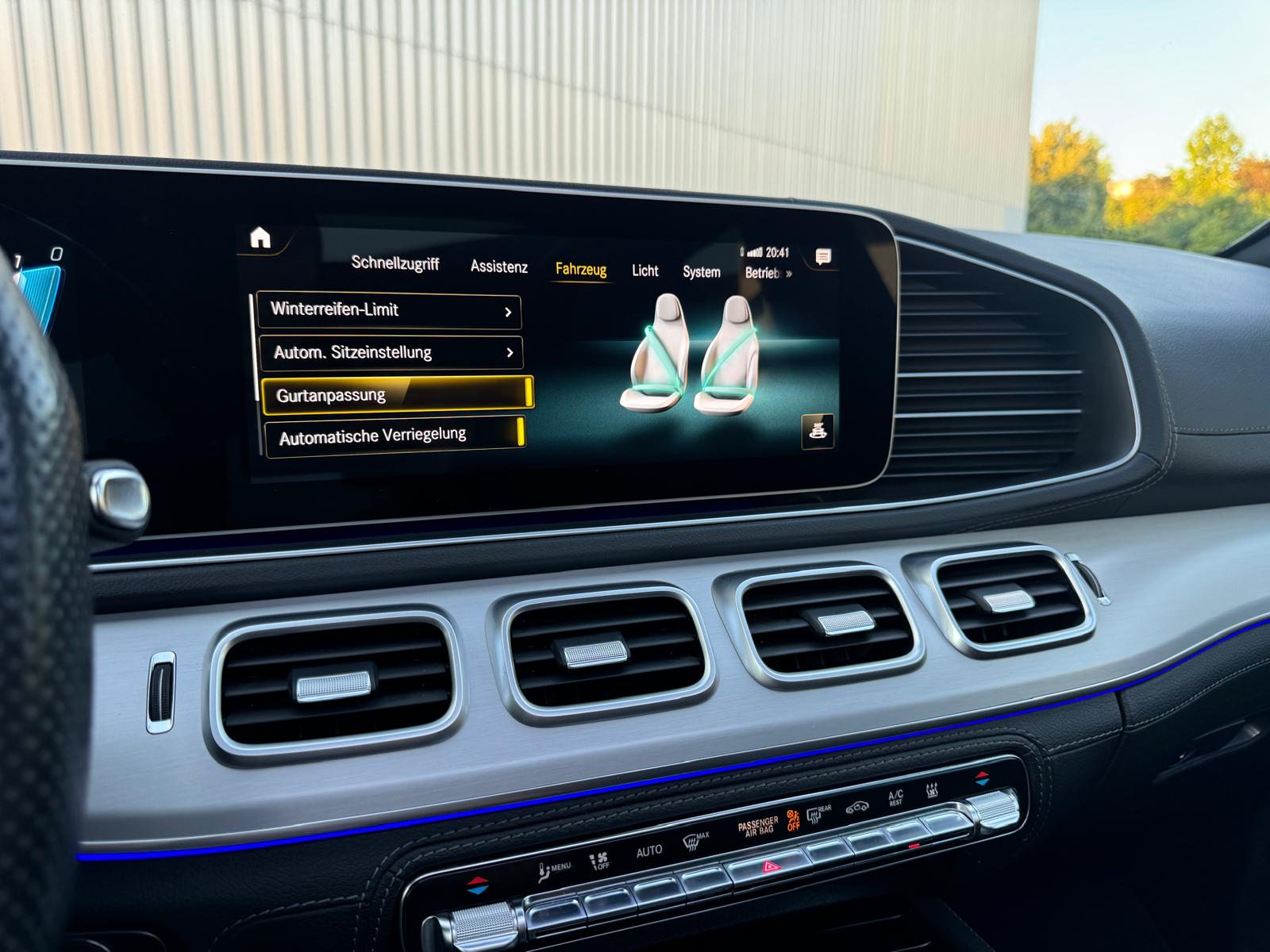 MERCEDES-BENZ GLE 63 S AMG Limited Mojavesilver Performance 4Matic+ 9G-Speedshift-image-30