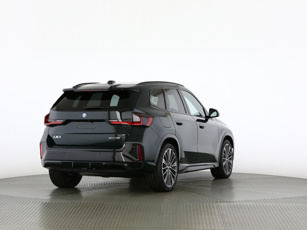 BMW iX1 xDrive 30 M Sport Pro-showroom-element-1