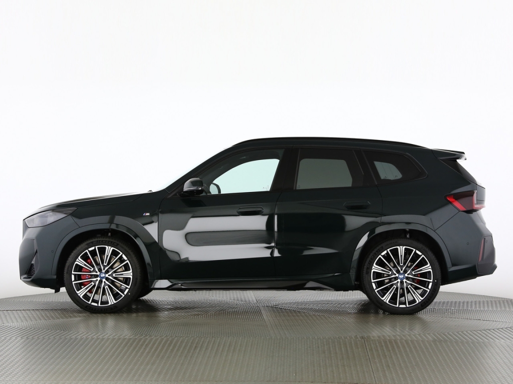 BMW iX1 xDrive 30 M Sport Pro-showroom-element-2