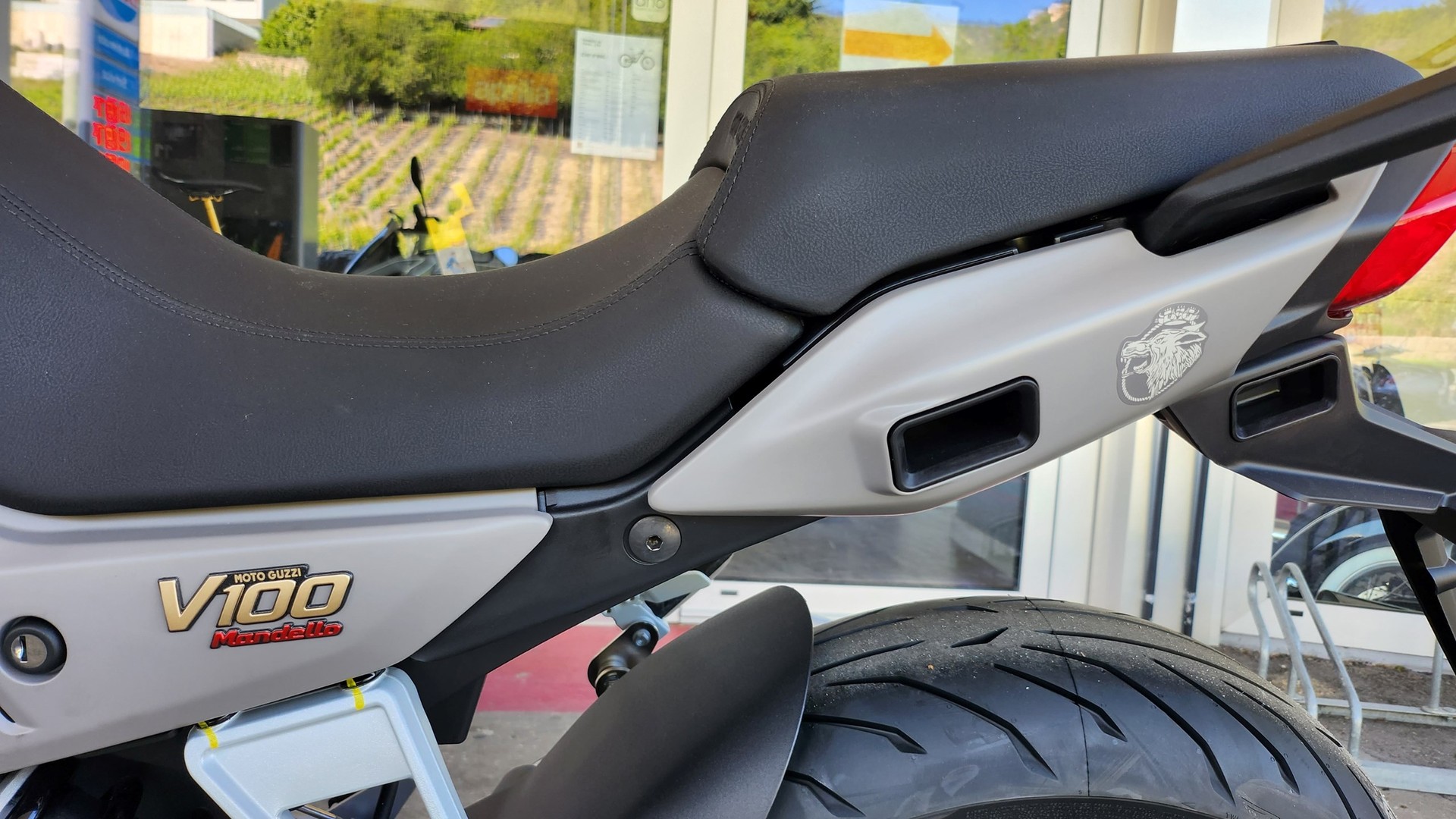 MOTO GUZZI V100 Mandello Aviazione Navale-showroom-element-1