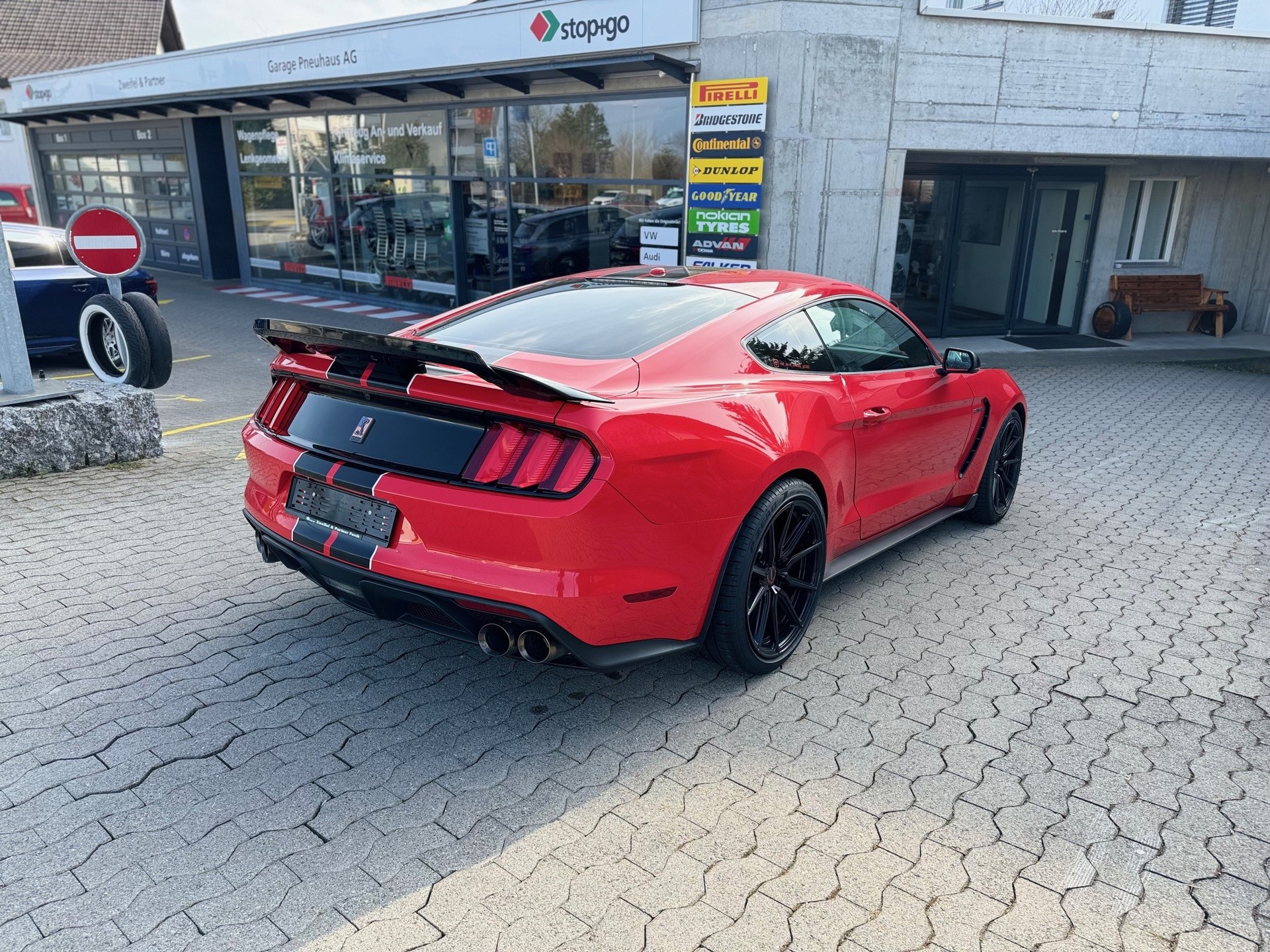 FORD GT350 Shelby-showroom-element-2